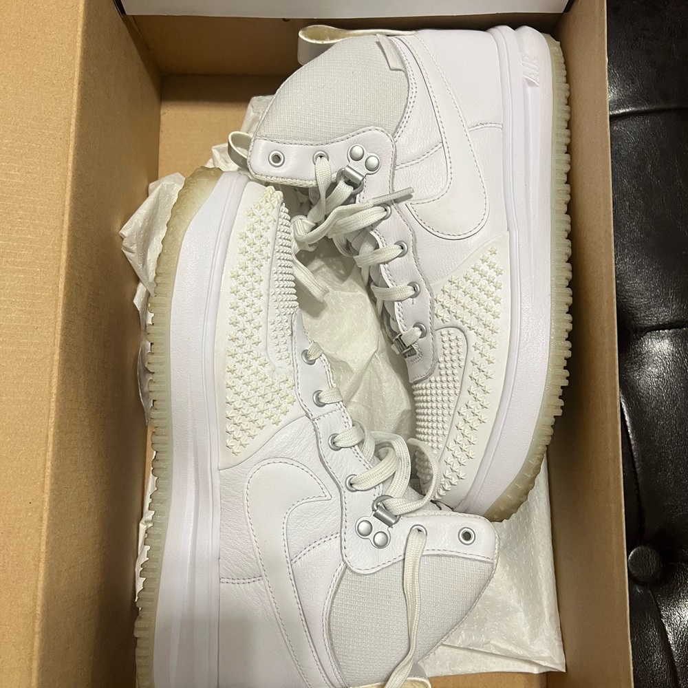 Nike Duckboot Women's 8 Youth 6.5